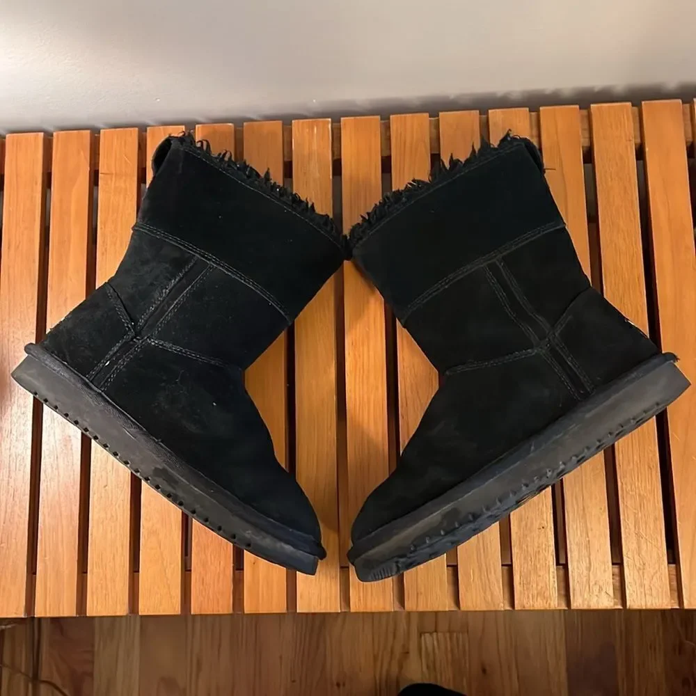 Koolaburra by UGG side zip fleece lined boot size 5